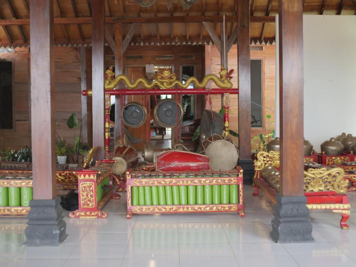 Sanggar Pantcha Indra Guest House Kemuning ภายนอก รูปภาพ
