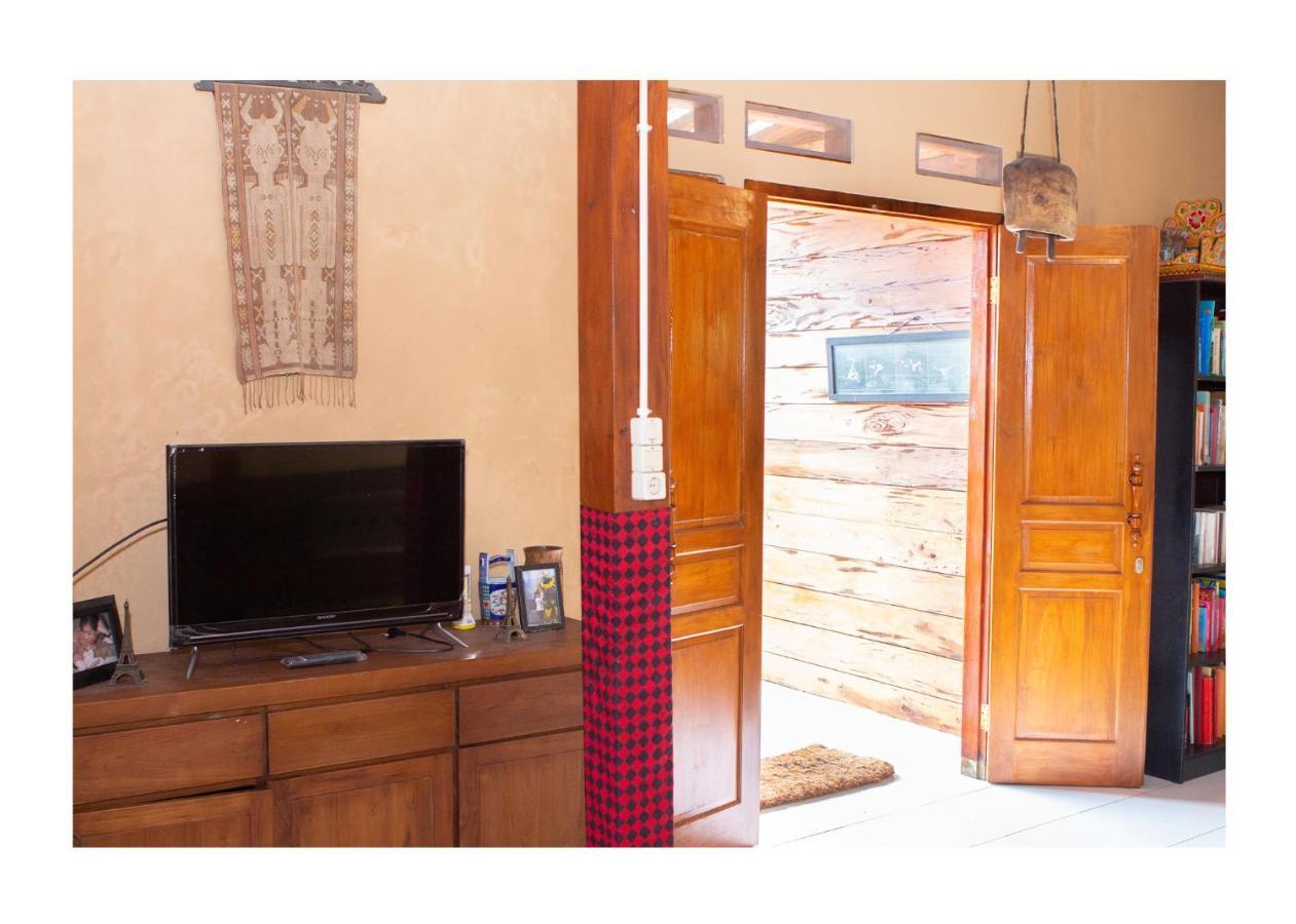Sanggar Pantcha Indra Guest House Kemuning ภายนอก รูปภาพ