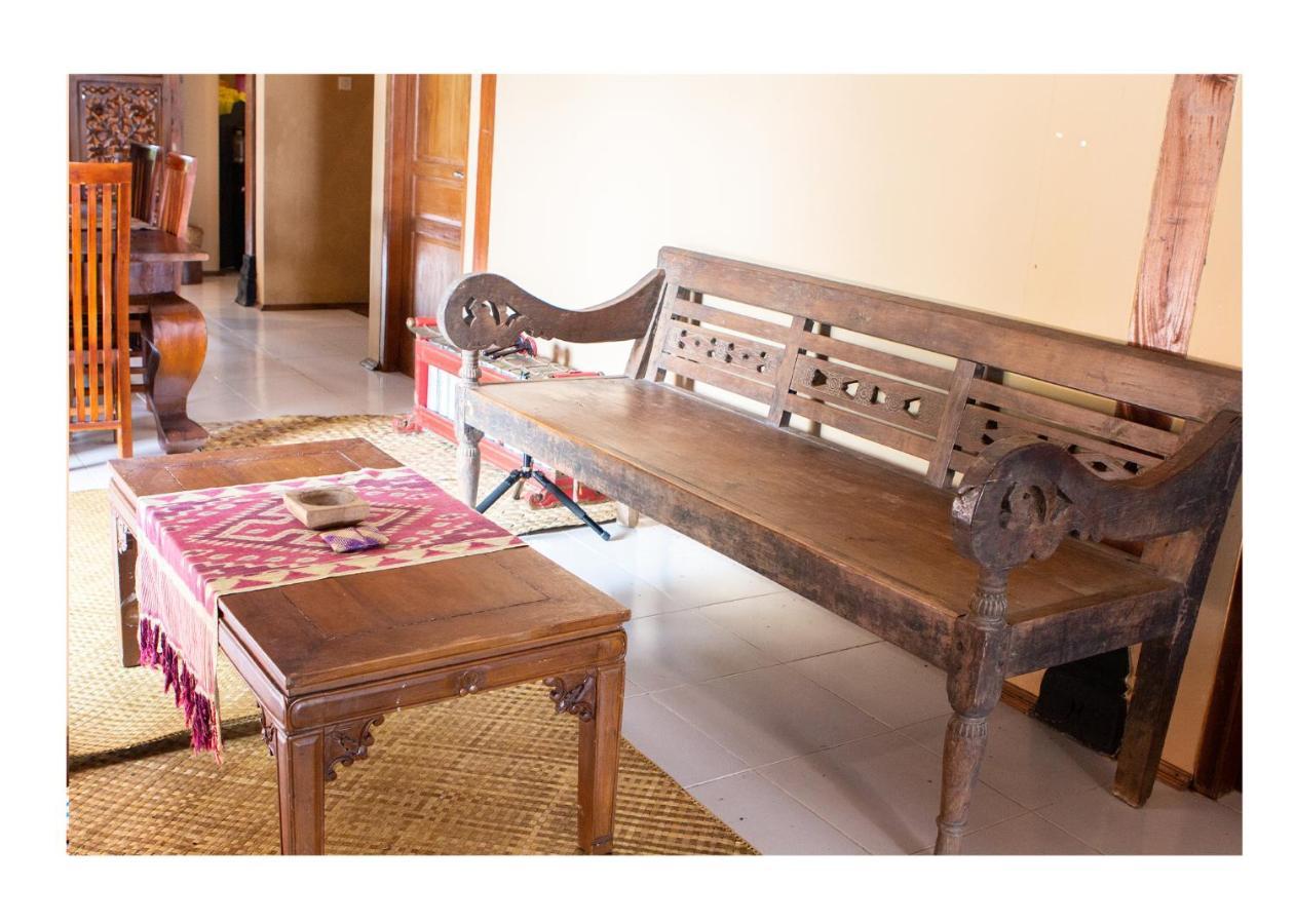 Sanggar Pantcha Indra Guest House Kemuning ภายนอก รูปภาพ