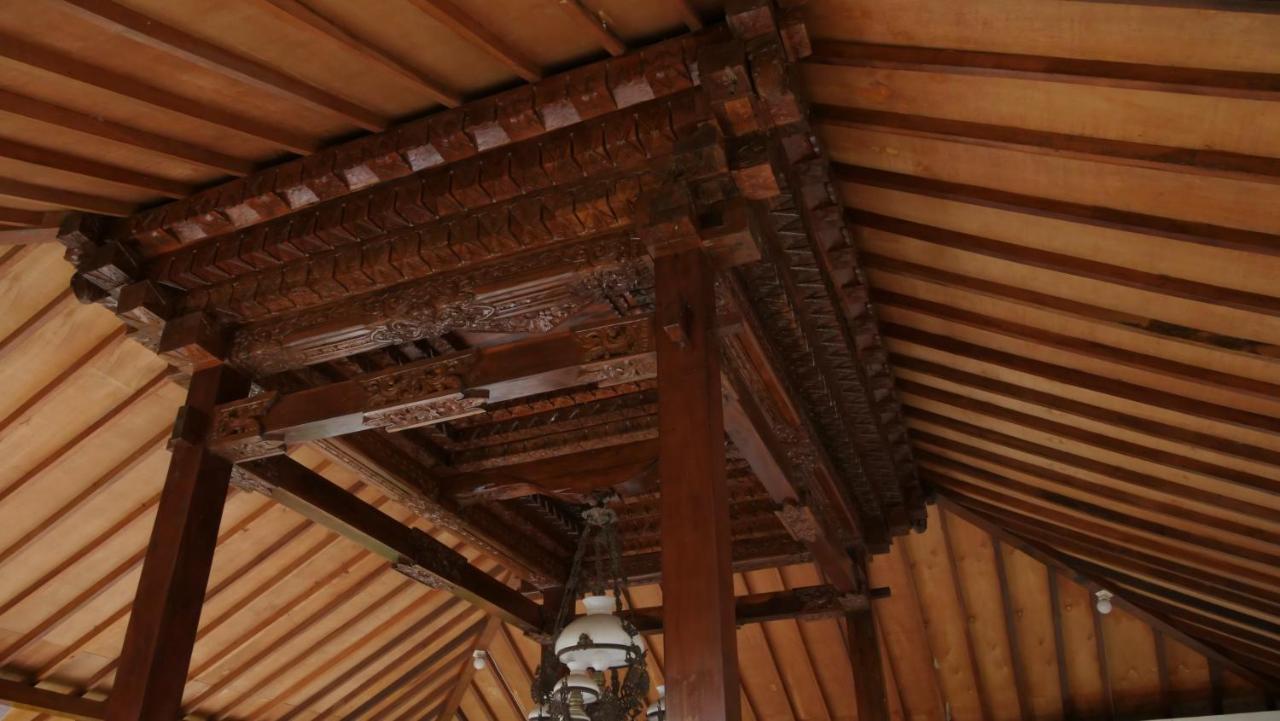 Sanggar Pantcha Indra Guest House Kemuning ภายนอก รูปภาพ