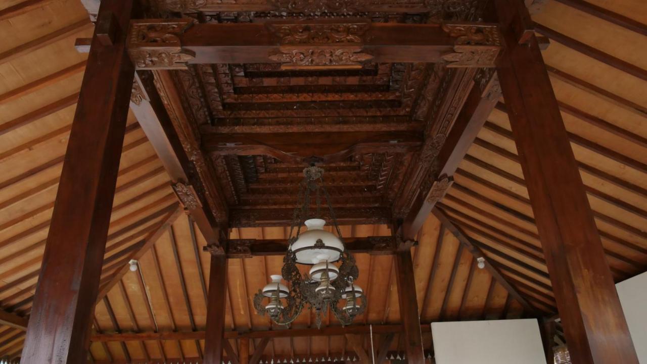 Sanggar Pantcha Indra Guest House Kemuning ภายนอก รูปภาพ