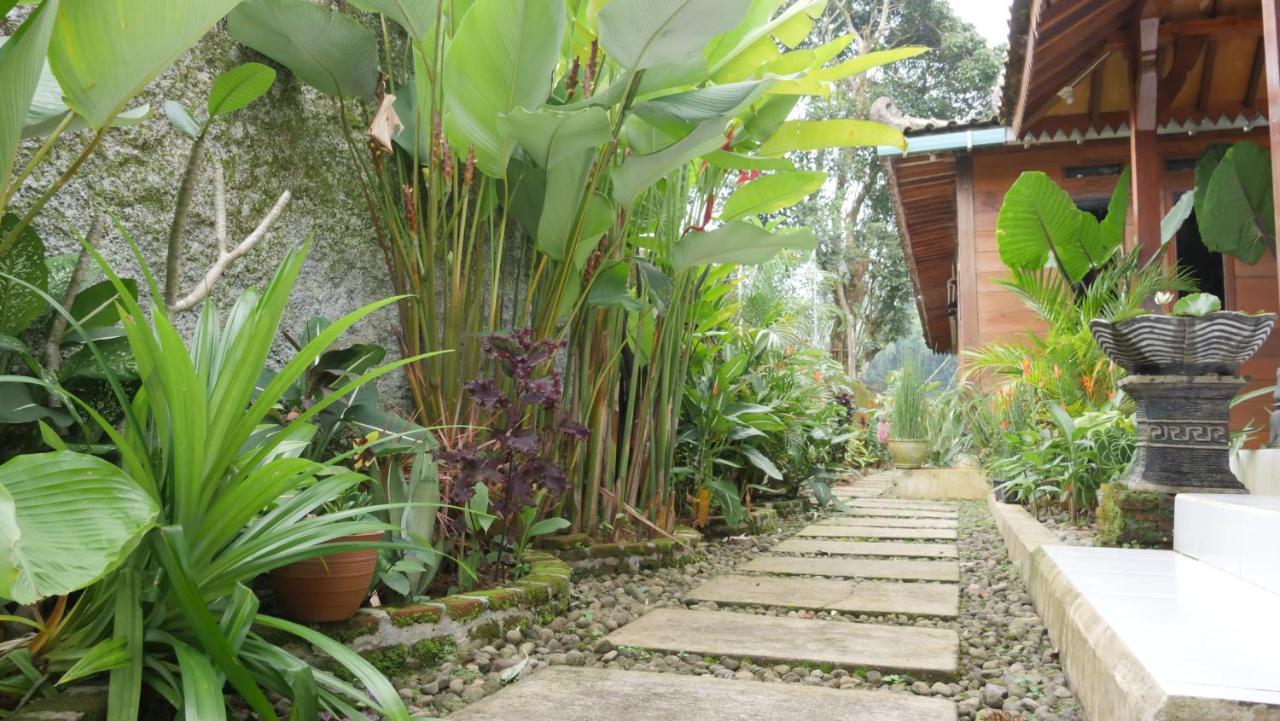 Sanggar Pantcha Indra Guest House Kemuning ภายนอก รูปภาพ
