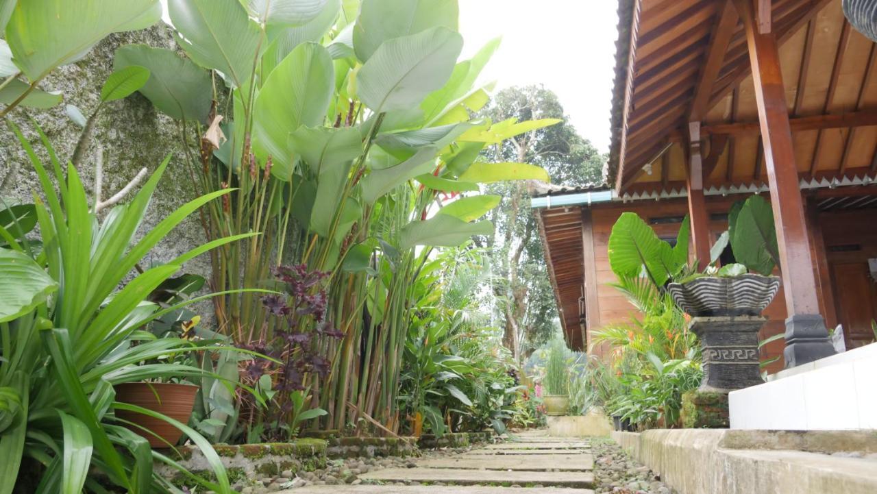 Sanggar Pantcha Indra Guest House Kemuning ภายนอก รูปภาพ