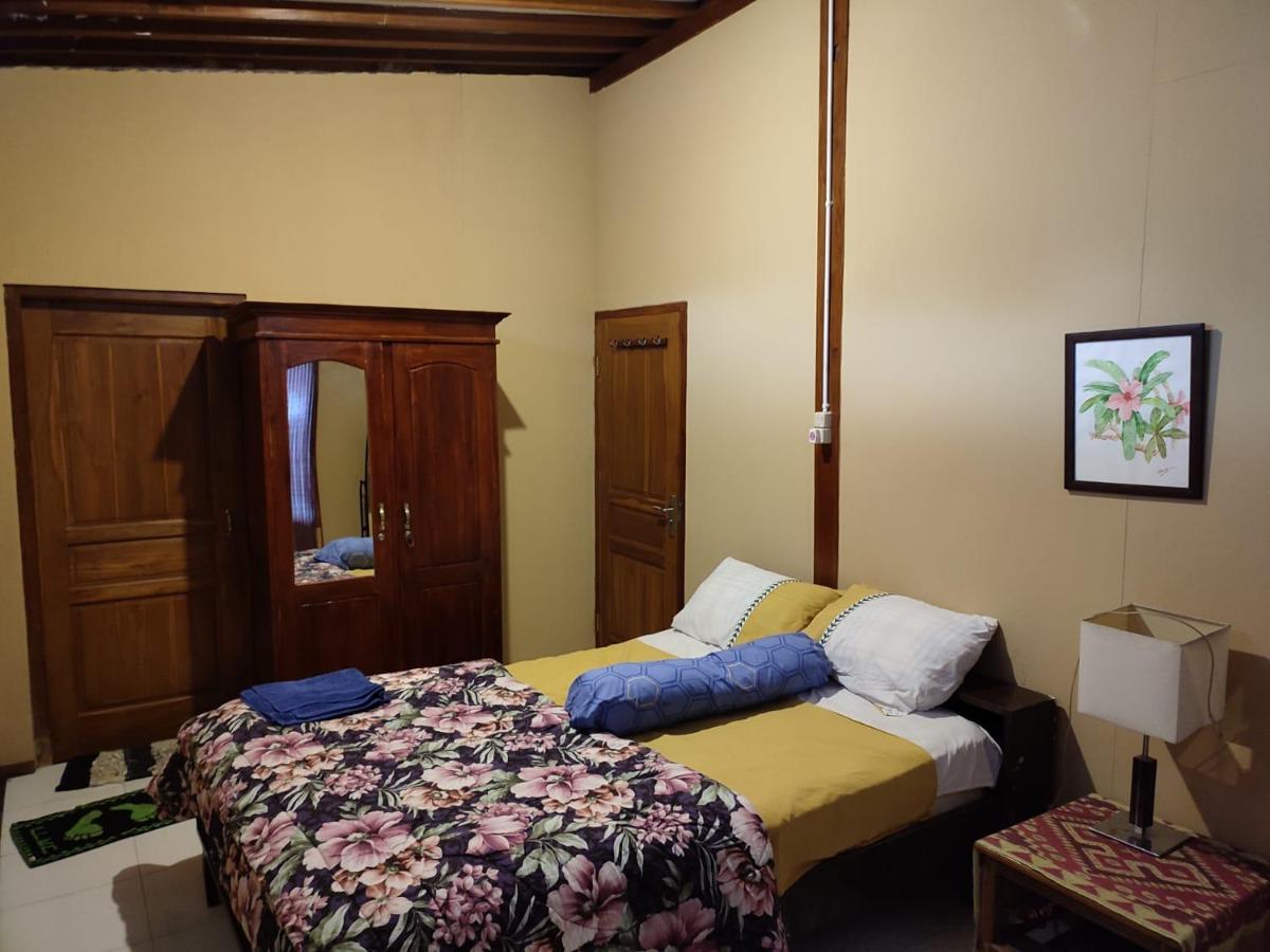 Sanggar Pantcha Indra Guest House Kemuning ภายนอก รูปภาพ