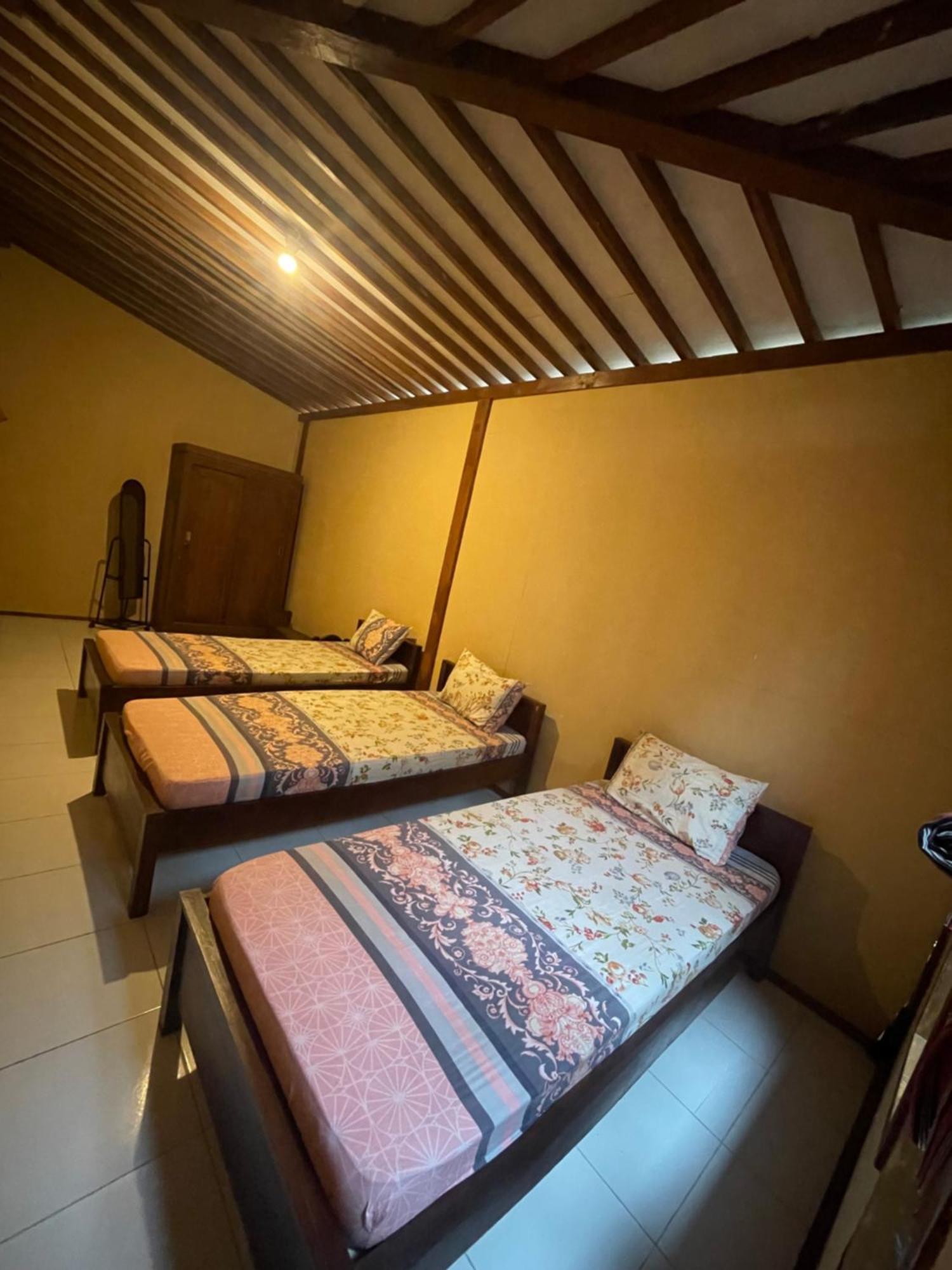 Sanggar Pantcha Indra Guest House Kemuning ภายนอก รูปภาพ